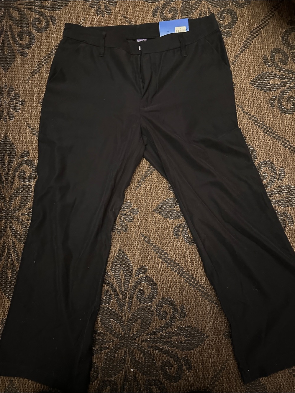 Patagonia Women’s 10 Black Capris  Performance Fabric New With Tags